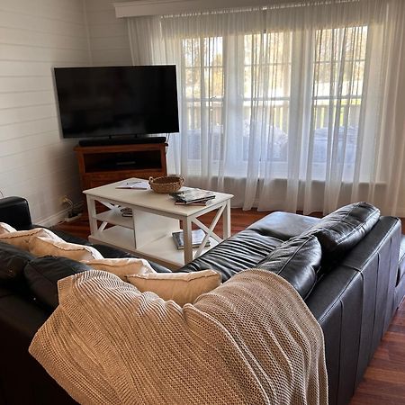 Dunes - Elegant Beach Villa With Huge Heated Swim Spa ポート・フェアリー エクステリア 写真